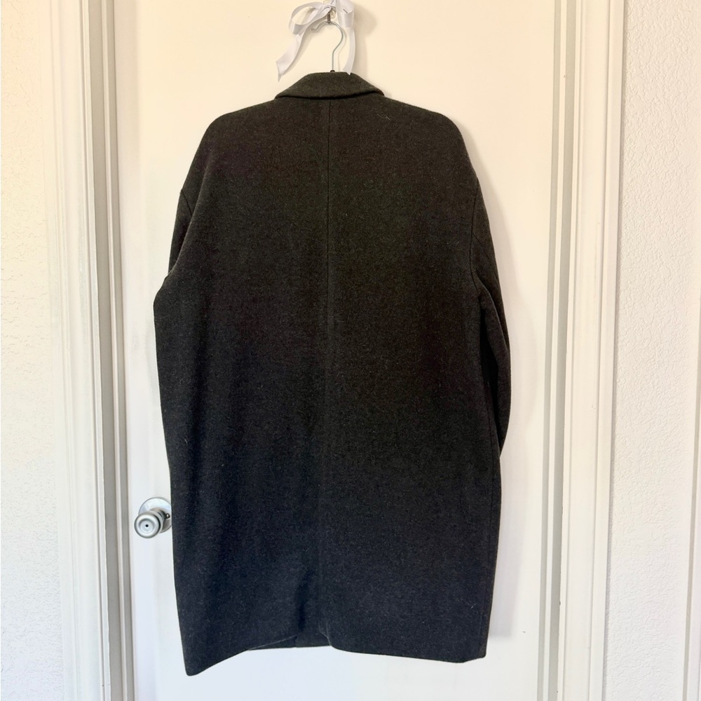 Everlane • The Italian ReWool Cocoon Coat, Charcoal - Picture 8 of 10